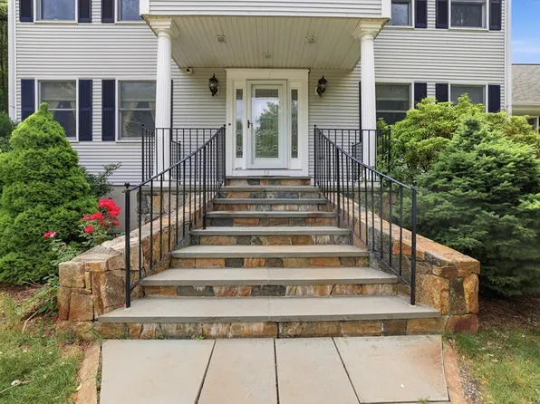 50 Weyfair Path, Weymouth, MA 02190