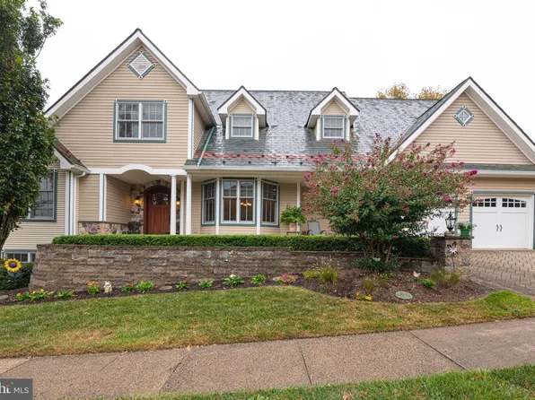 401 Chestnut St, Spring City, PA 19475