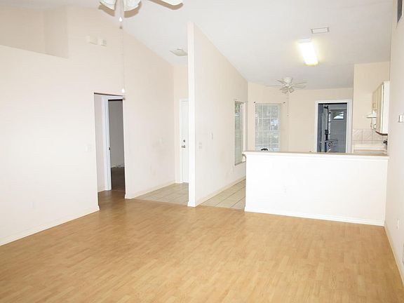 4th image of 412 Bushnell Park Ct