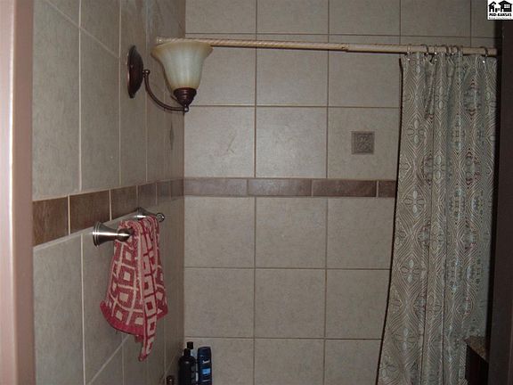 3rd image of 303 N Pearl St