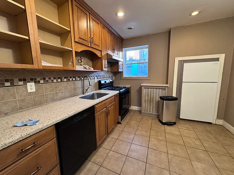 3461 Friendship St — Photo 3