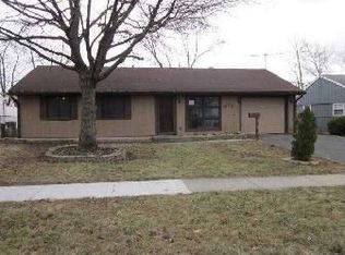 413 Cedarcrest Dr, Streamwood, IL