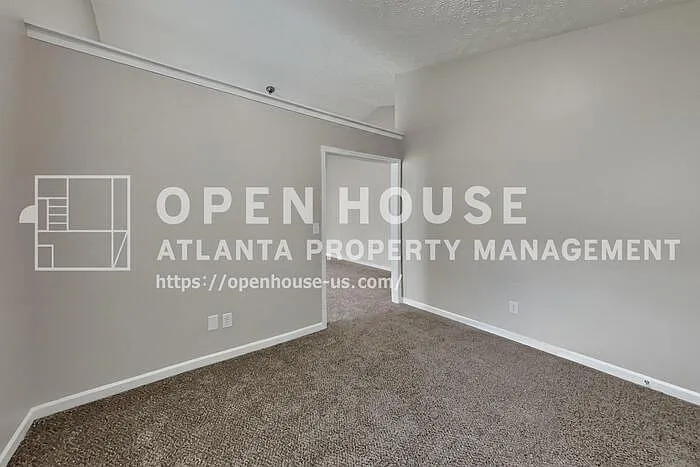 2070 Charleston Oak Cir — Photo 13