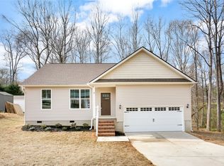 7 Melonie Dr, Williamston, SC 29697