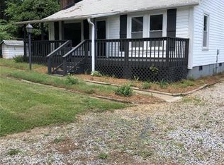 3813 Kivett Dr, Jamestown, NC 27282