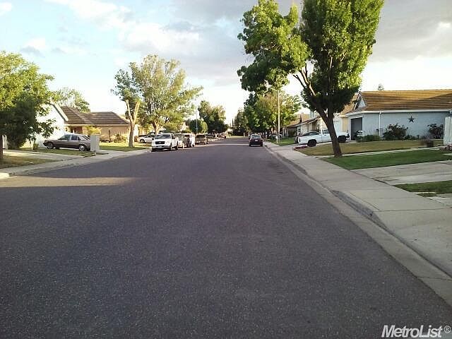 2nd image of 1607 Lochbrea Pl