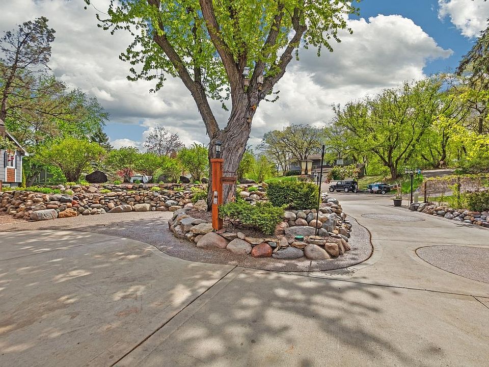 1st image of 177 Beaumont Ct