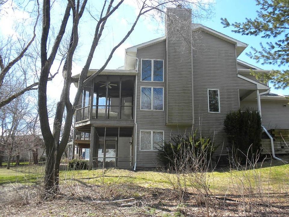 This is a duplex and the owner lives on the other side. The