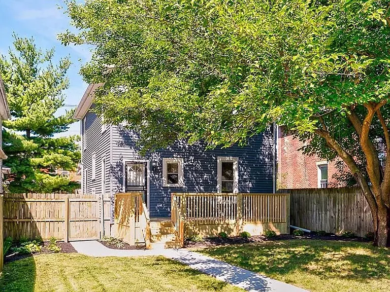 1348 Summit St — Photo 16