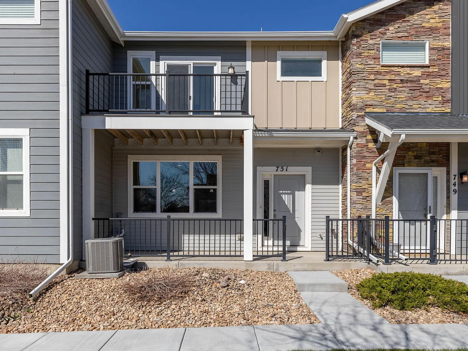 3 bed, 2.5 bath, 1580 sqft, $2,450 — Photo 1