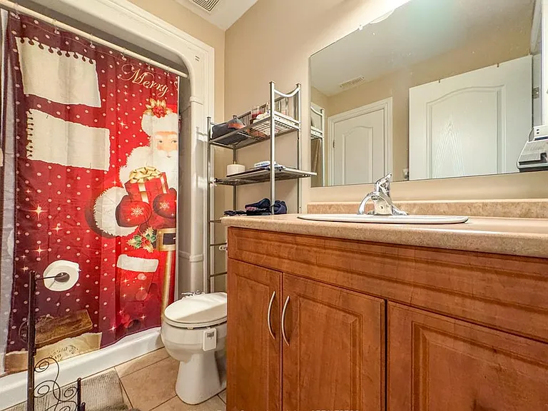 4583 Helsinki Cres — Photo 25