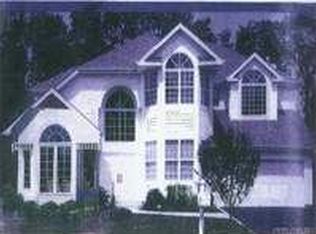 3373 Island Rd, Wantagh, NY 11793