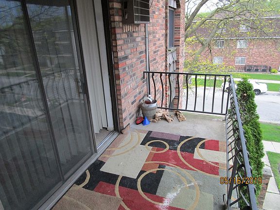 5th image of 17745 Rosewood Dr APT 4C