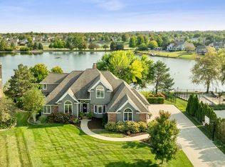 11 Stoney Ct, Bloomington, IL