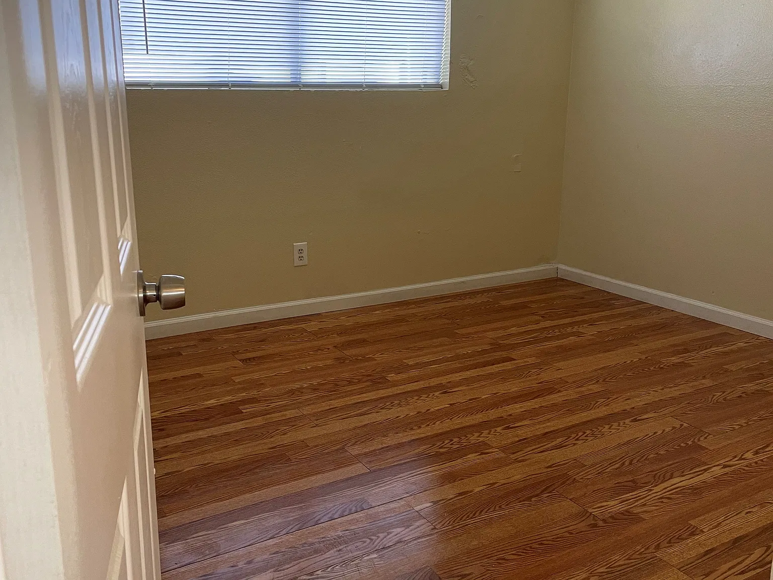 2 bed, 880 sqft, $1,580 — Photo 3