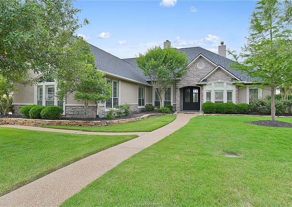 1st image of 1201 Royal Adelade Dr