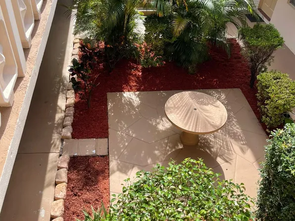 (undisclosed Address), Hallandale, FL 33009