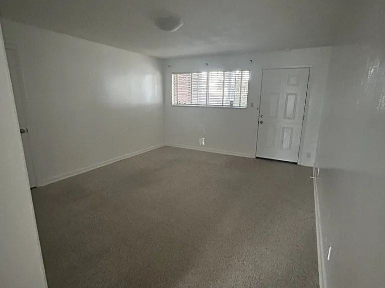 11 N Lake St #2 — Photo 10