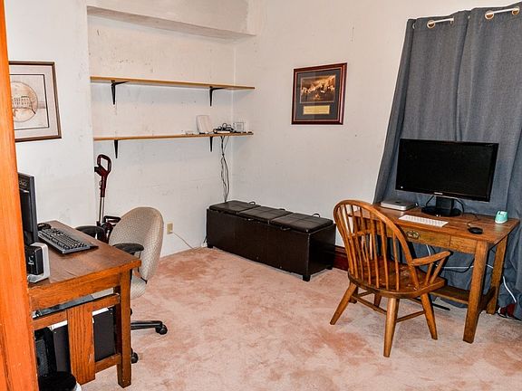 3rd image of 117 N Walnut St