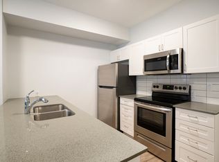 14 Garrett St #401, Kingston, ON K7L1H6