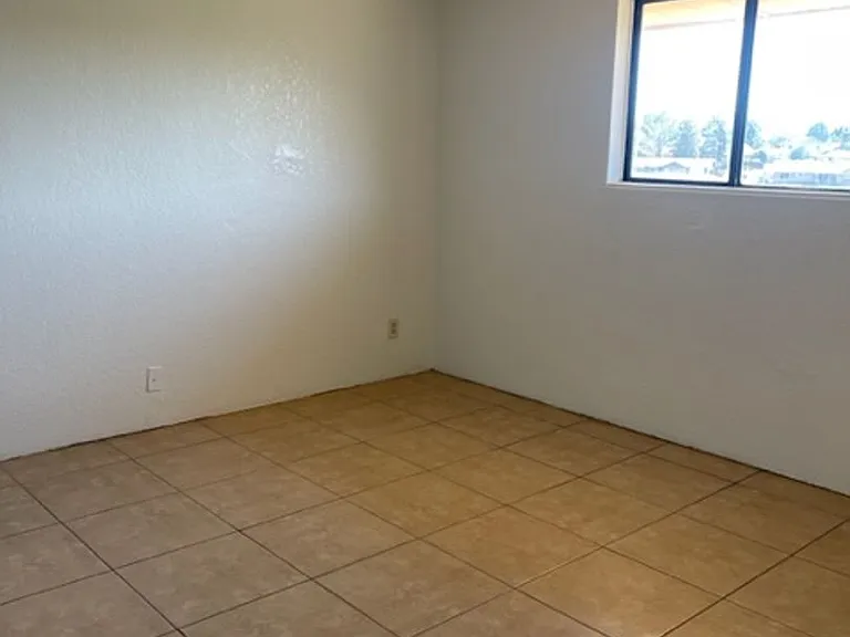 2654 S Mountain View Dr — Photo 6
