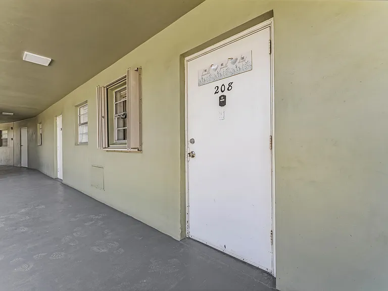 1638 Embassy Dr #208 — Photo 7