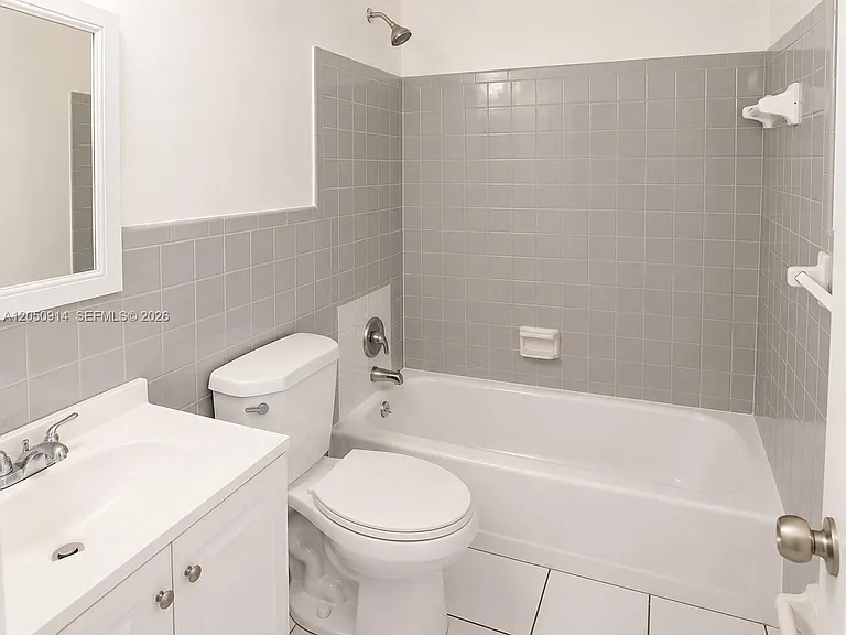 2917 Plunkett St #17C — Photo 7