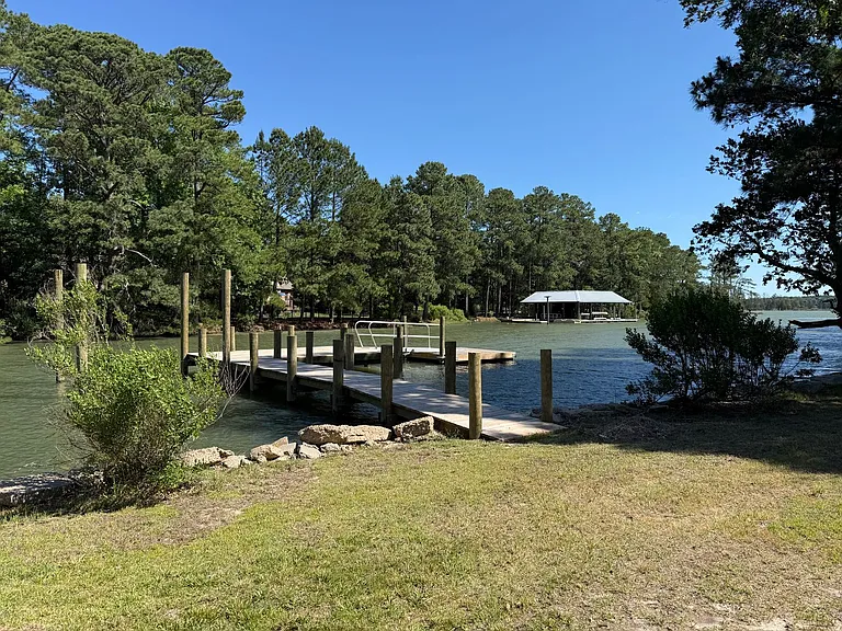 305 Ship Point Rd — Photo 40