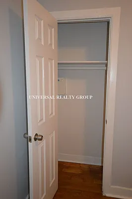 Rented by Universal Realty Group | media 7