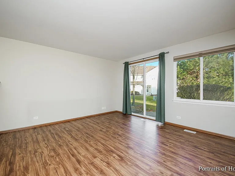 2010 Fulham Dr — Photo 4