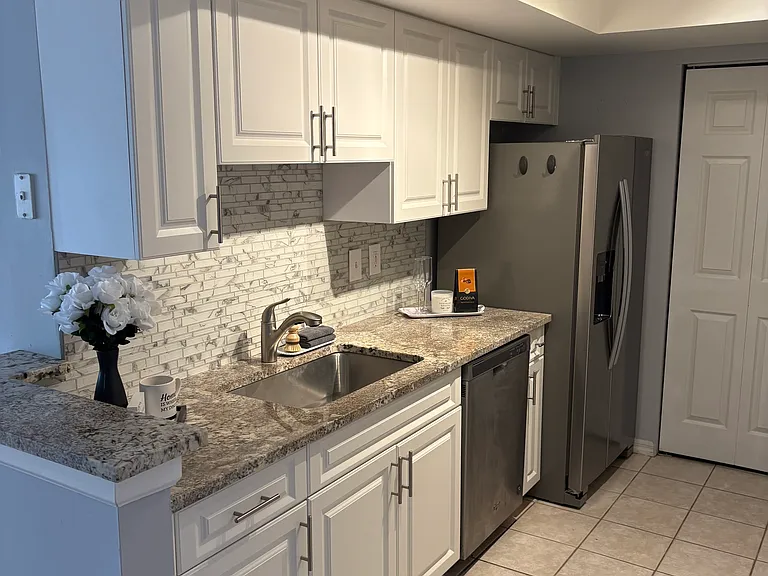 900 Crestwood Ct S #907 — Photo 23