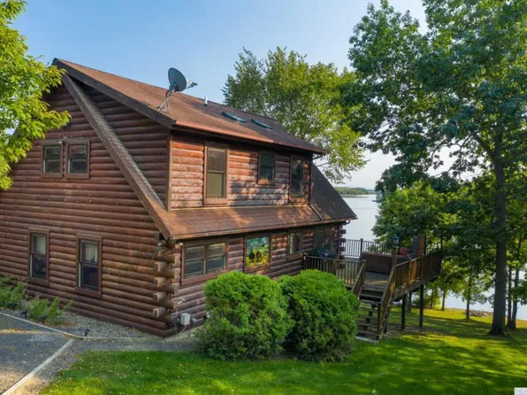 6 Hillside Ct, Athens, NY 12015
