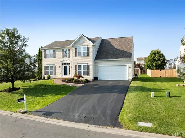 5542 Rockhampton Path, Clay, NY 13041