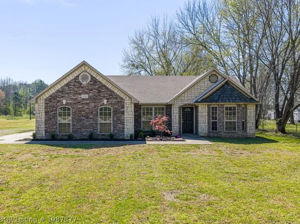 5526 Hilltop Rd, Van Buren, AR 72956