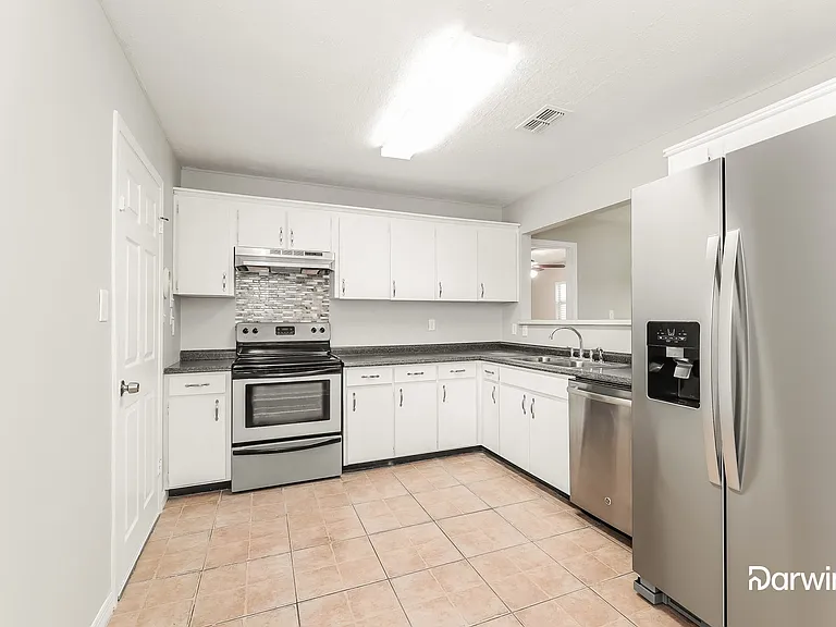 453 Cart Ct — Photo 4