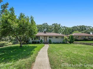 1104 40th St SW, Wyoming, MI 49509