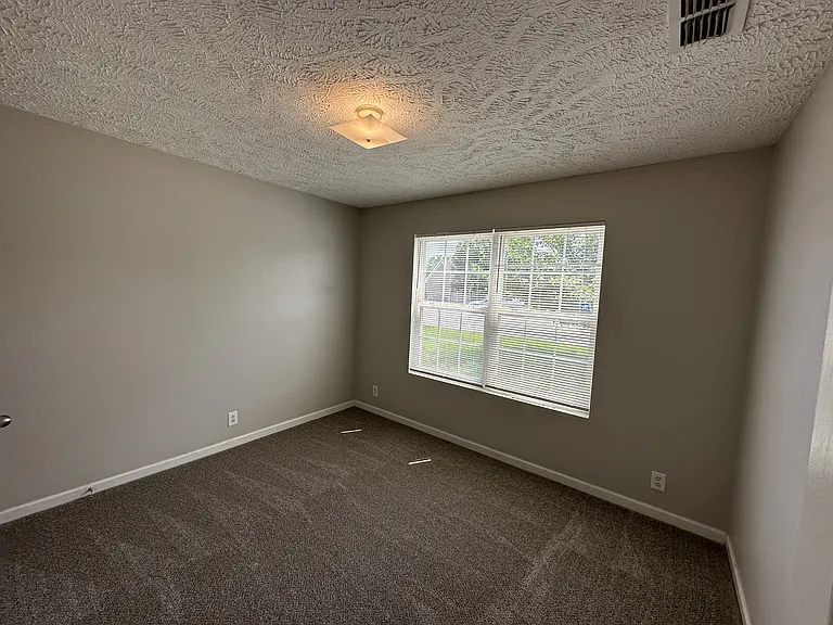 2815 Elijah Dr — Photo 8