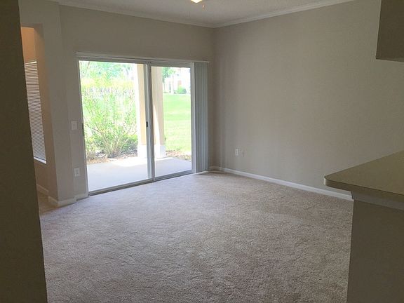3rd image of 1813 Arbor Lakes Cir