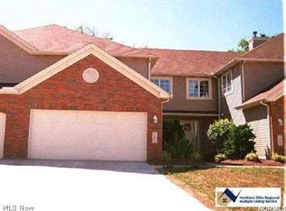 121 Ambleside Way #121, Amherst, OH 44001