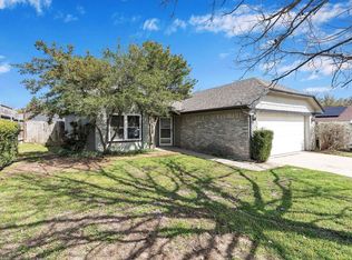 1012 W Hills Ter, Saginaw, TX 76179