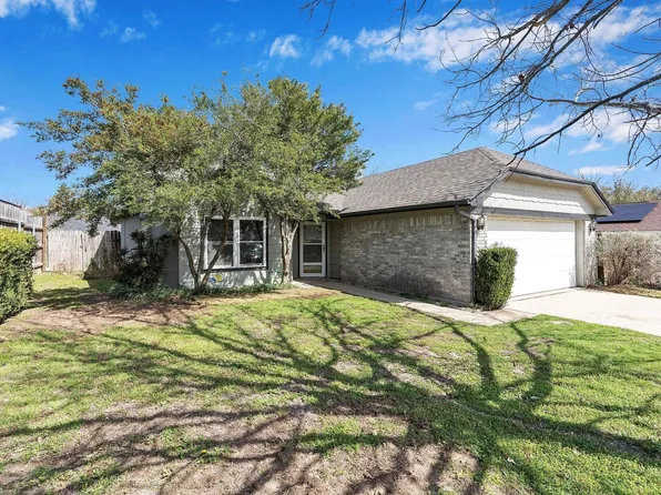 1012 W Hills Ter, Saginaw, TX 76179