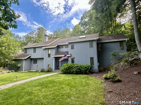 4 Deerfield Road, Brookfield, CT 06804