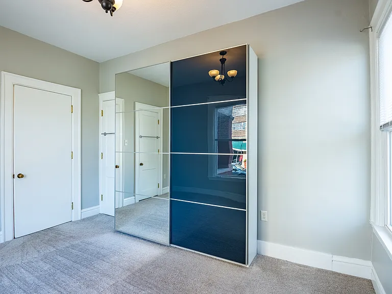 535 W Berry St #2 — Photo 17