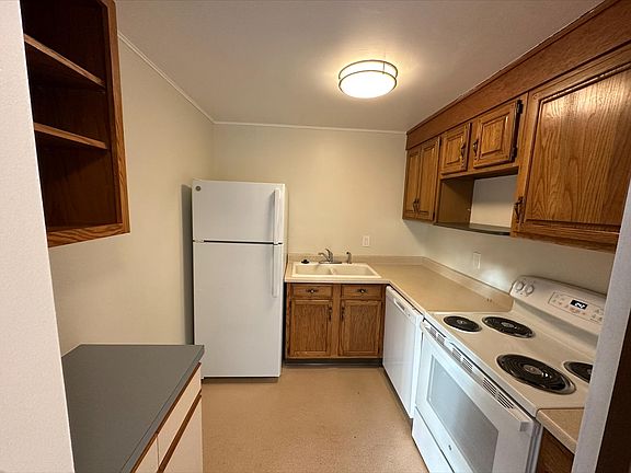 5th image of 12628 Northup Way APT 9