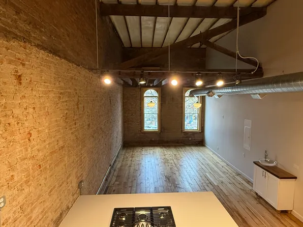 14546 N Cheshire St #2N, Burton, OH 44021