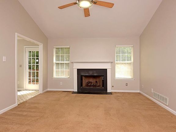 2nd image of 3037 Landmark Dr SW