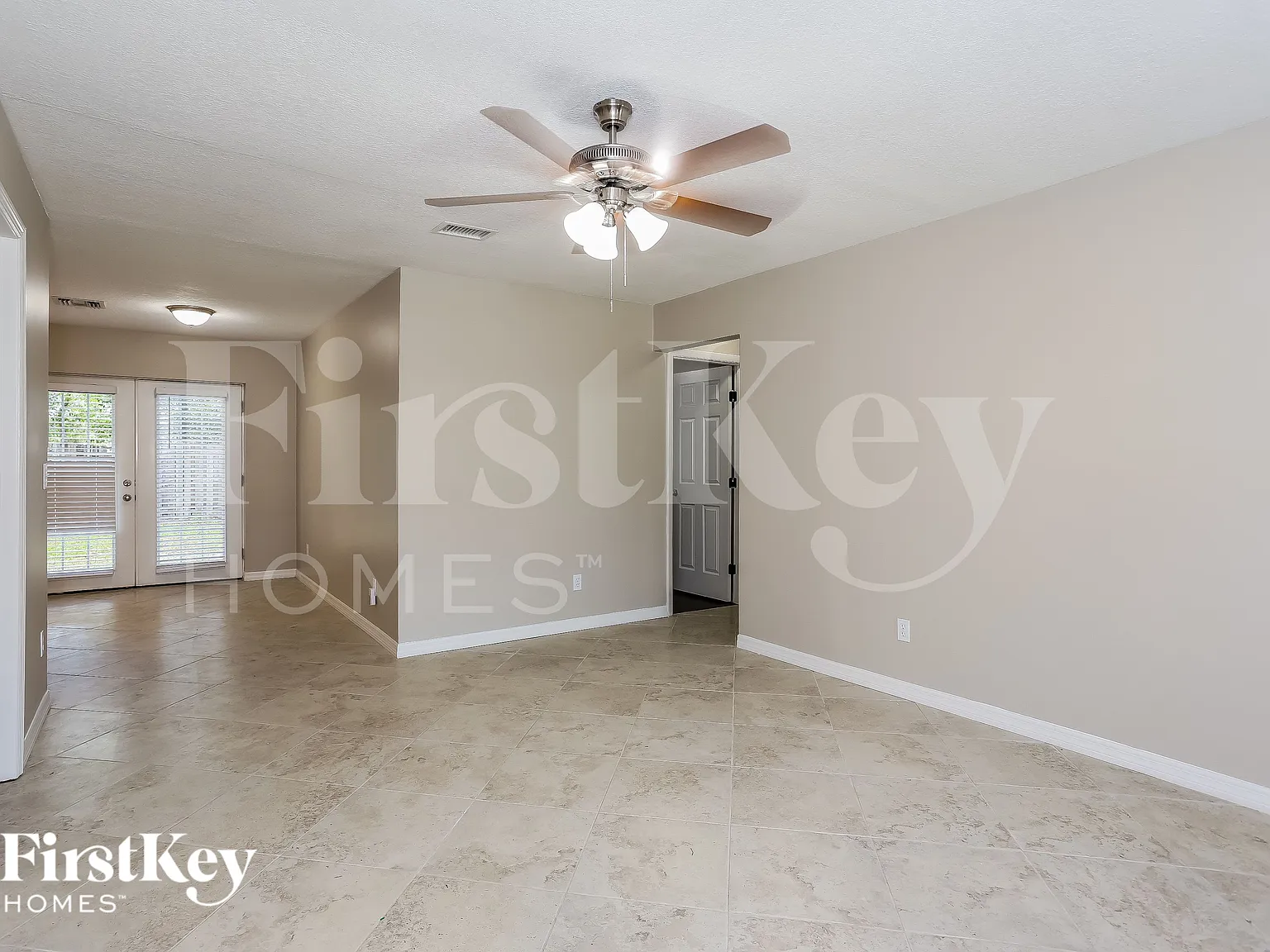 4 bed, 2.0 bath, 1686 sqft, $2,145 — Photo 4
