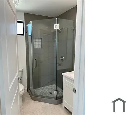 11420 Oxnard St #26 — Photo 6
