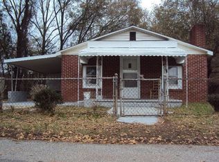 104 Rolane Ct, Cowpens, SC 29330