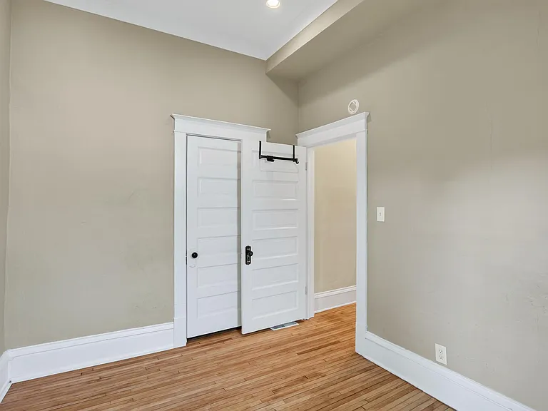 2735 Emerson Ave S #1 — Photo 16